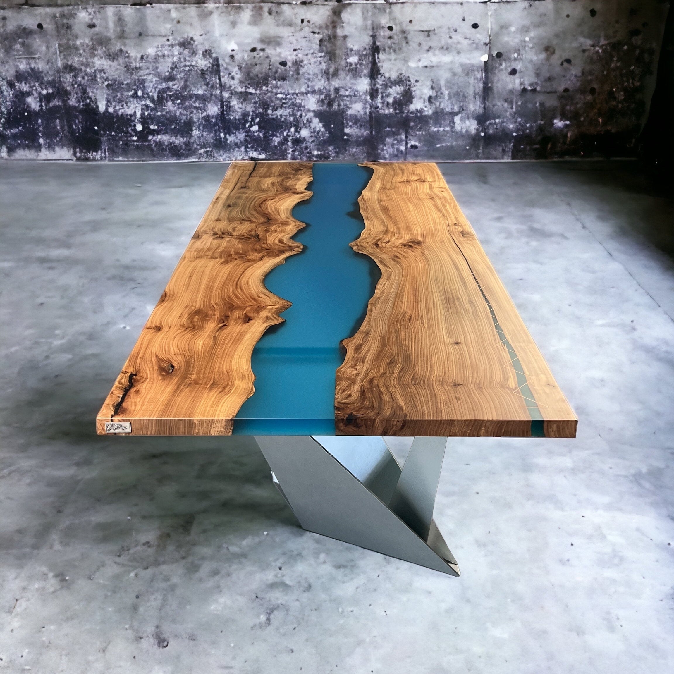 Rivertable aus Maser Ulme