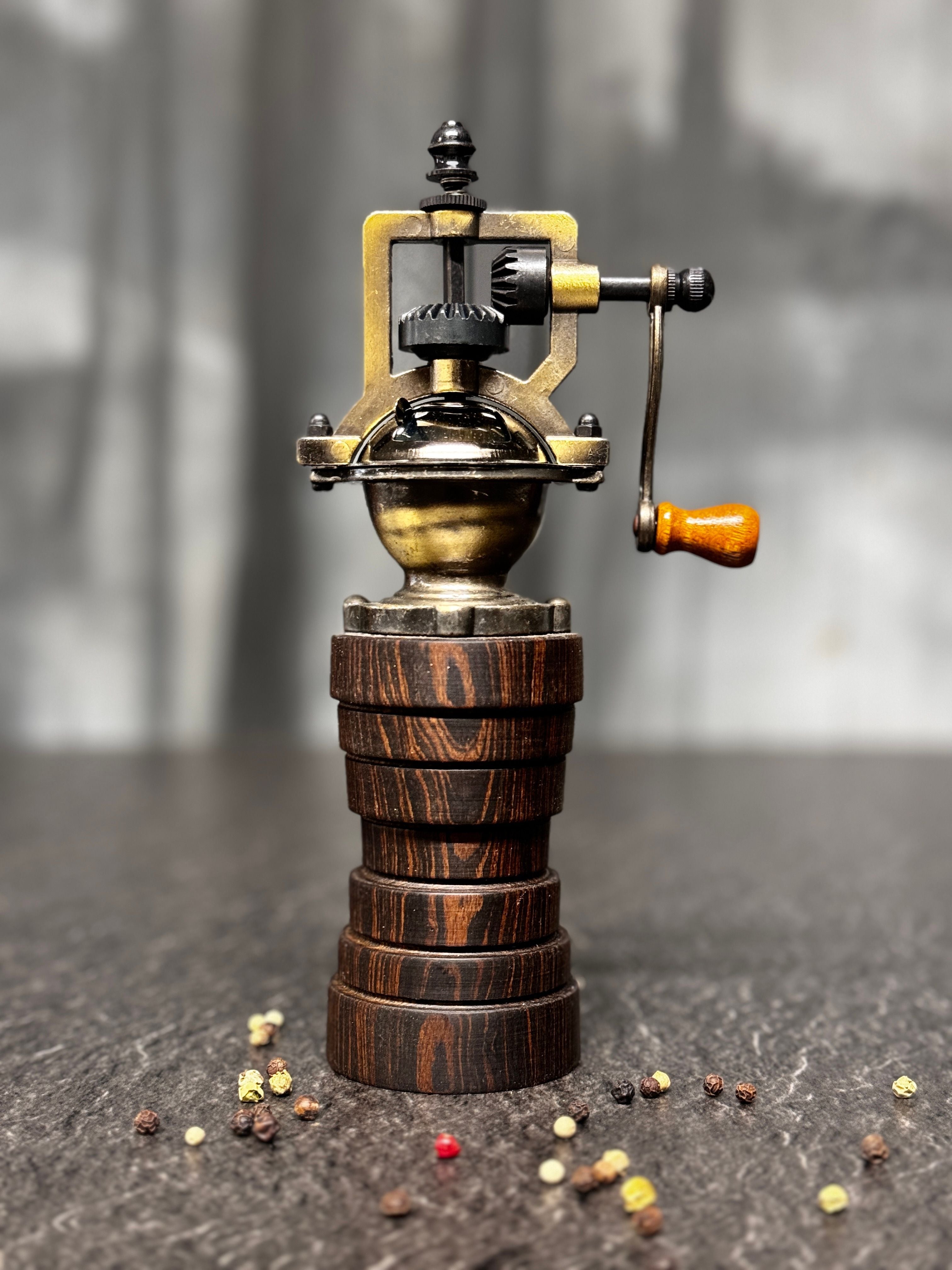 Pfeffermühle aus Ebono Nussbaum