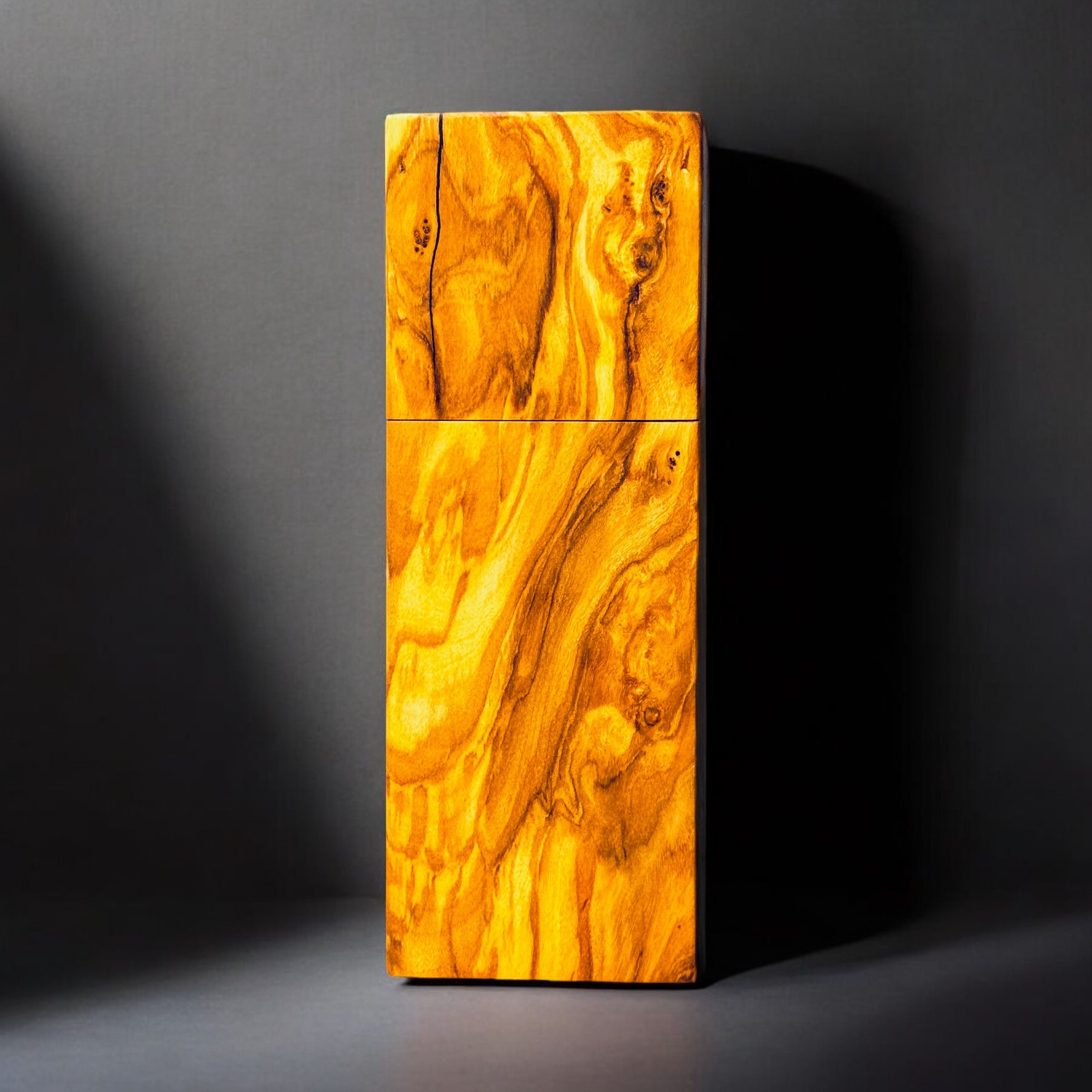 Gewürzmühle aus edlem Olivenholz