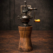 Pfeffermühle aus Schwarznuss