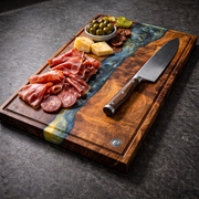 Premium Schneidebrett Nussbaum – Gelb & Blau