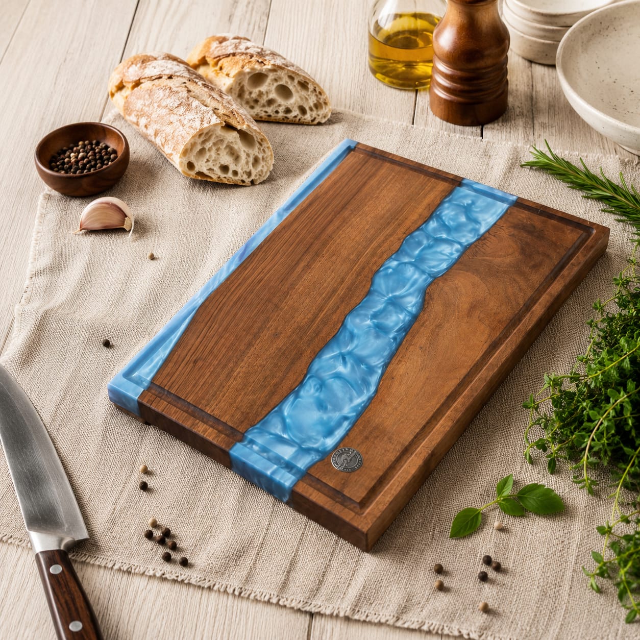 Premium Schneidebrett Nussbaum Hellblau – 43 × 31 × 3 cm